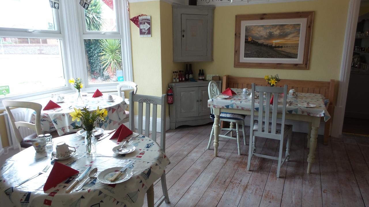 Hooray Henrys Bed and Breakfast Sheringham Eksteriør billede