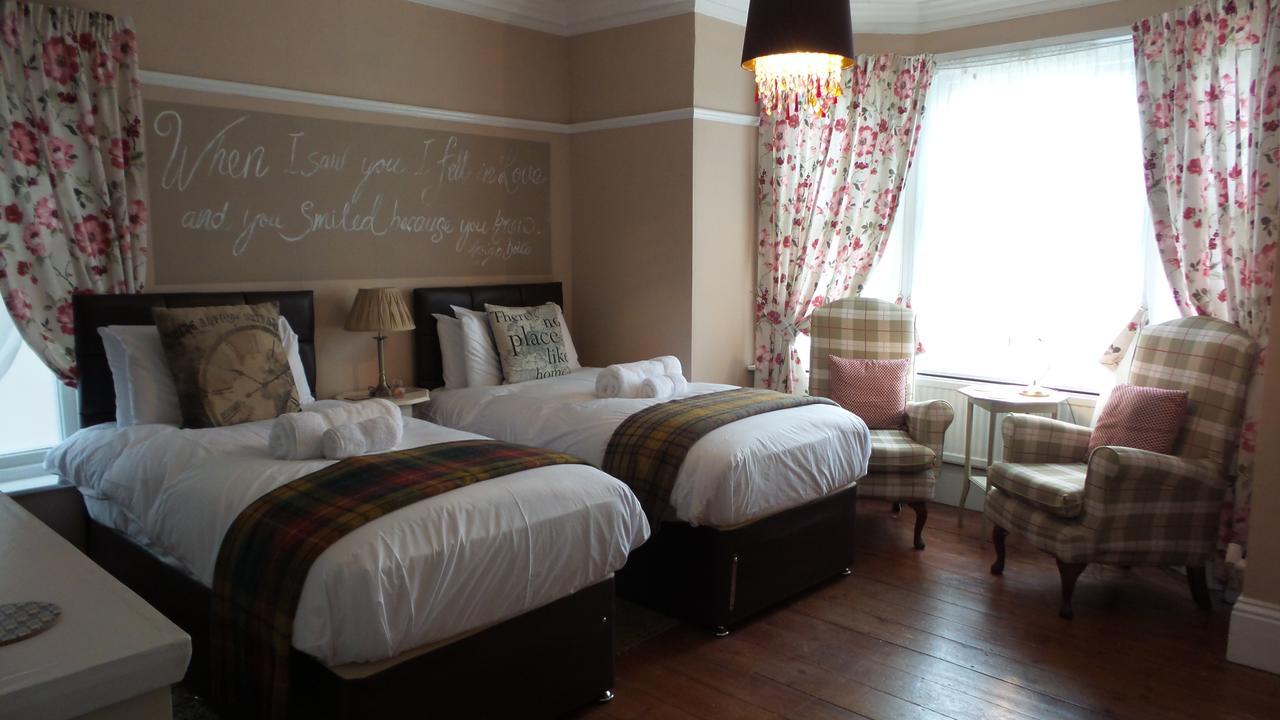 Hooray Henrys Bed and Breakfast Sheringham Eksteriør billede
